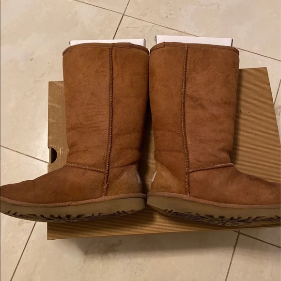 UGG Classic Tall Boot - Picture 7 of 8